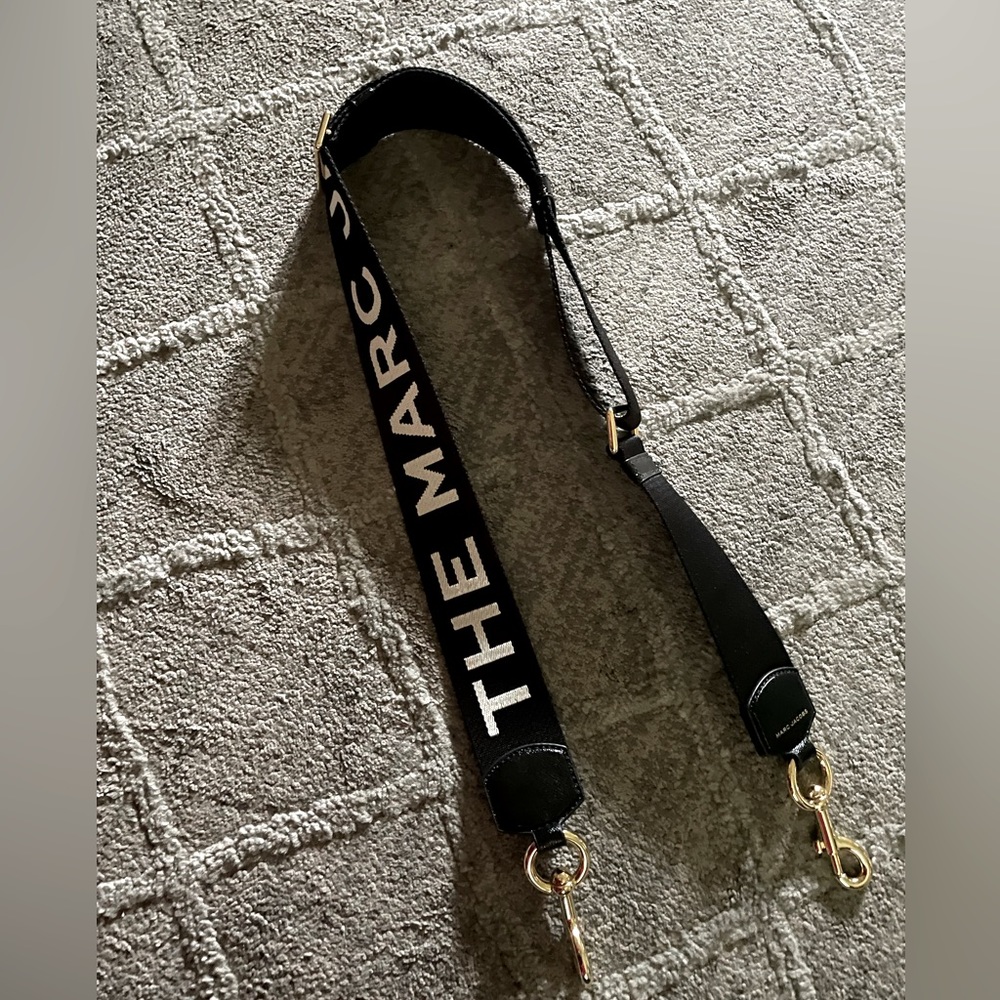 Marc Jacobs The Outline Logo webbing Shoulder Strap! 🖤🤍